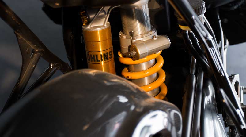 Motorradfahrwerk bei der Reparatur