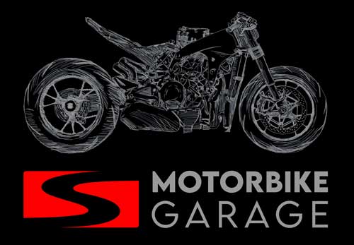 Sven bei der Arbeit in der Motorrad-Werkstatt in Dattenberg