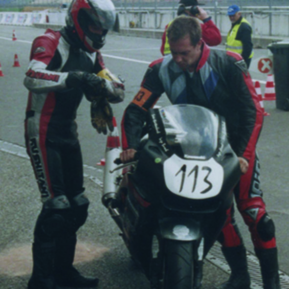 Sven Kurtenbach und Ingo Busch beim Motorrad-Rennen