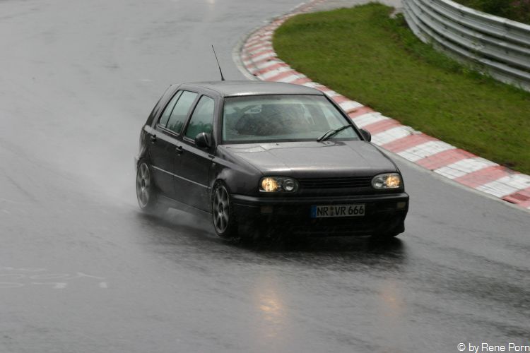 Sven Kurtenbach und Ingo Busch beim Motorrad-Rennen